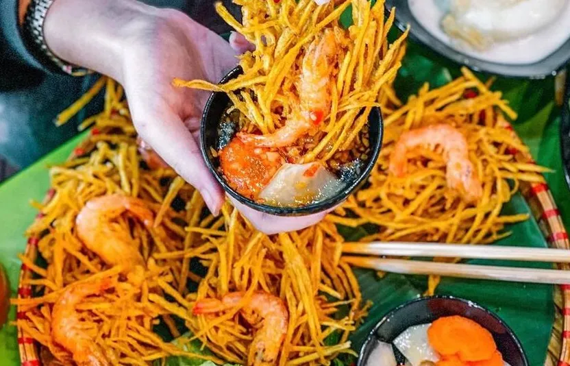 top 12 quan banh tom ngon va noi tieng nhat ha noi 2