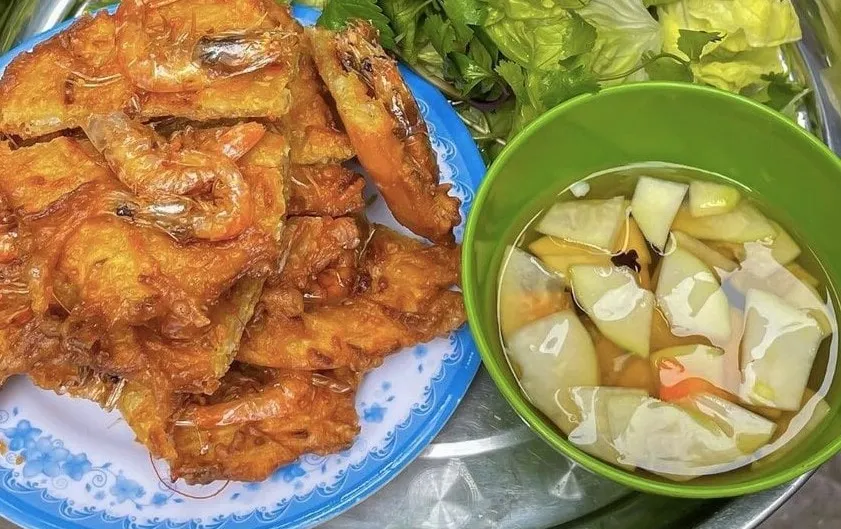 top 12 quan banh tom ngon va noi tieng nhat ha noi 3
