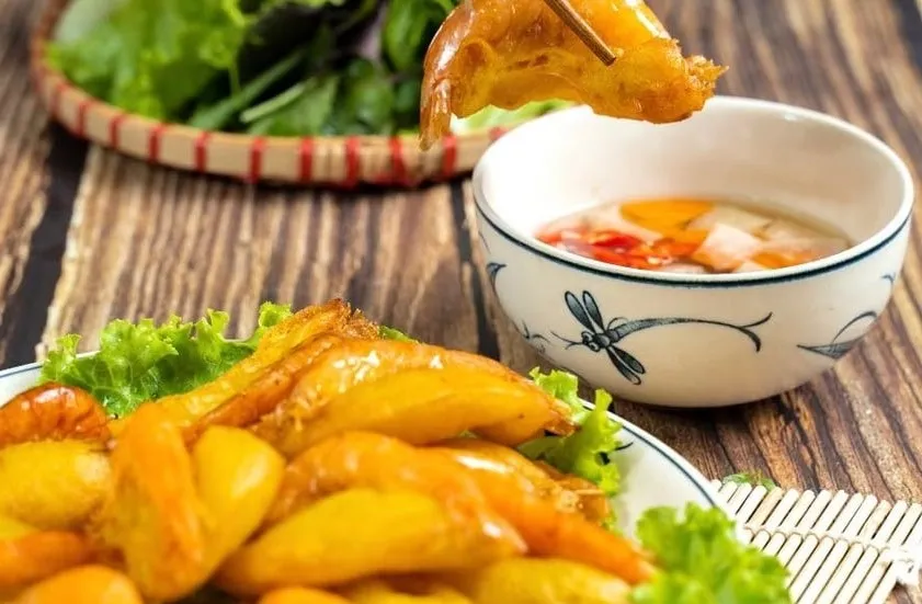 top 12 quan banh tom ngon va noi tieng nhat ha noi 4