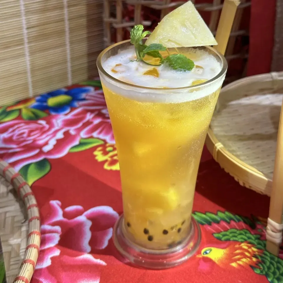 Trà chanh leo dứa nhiệt đới